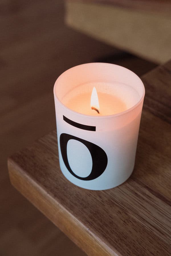 With its notes of nutmeg and cedar, the Woodgrain candle from Iiuvo’s home fragrance collection is an effort to express the sound of Southern rap in olfactory form.