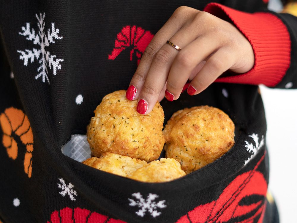 From KFC-scented firelogs to Taco Bell wrapping paper, why are this year’s food-related holiday promotions so bonkers? | National Post