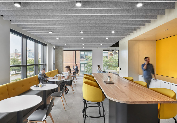 McDonald’s HQ Workplace / Studio O+A + IA Interior Architects. Image © Garrett Rowland