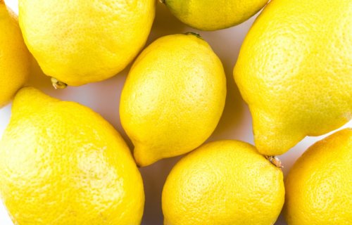Sniffing lemons can make you feel thinner, while the scent of vanilla does the opposite, study shows | Studyfinds