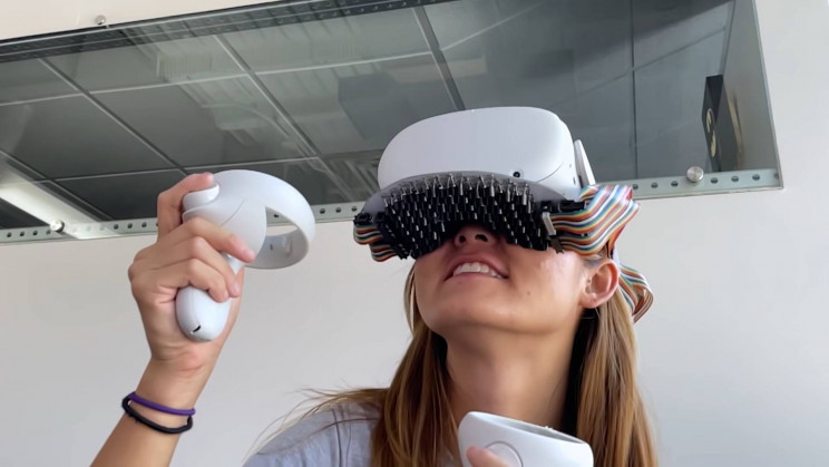 Virtual reality kissing is finally here. And it features real-time haptics | Interesting Engineering