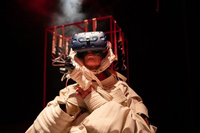 Multi-sensory XR experience ‘Symbiosis’ debuts at Portland Art Museum and combines VR, haptics, robotic suits, olfactory aromas, and more | Auganix