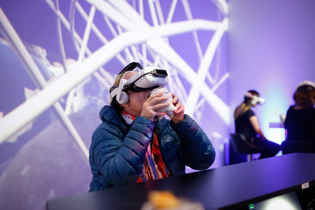 An Artist and Chef Collaborated to Imagine the Dinner of the Future. It Involves Animation, Virtual Reality, and… Not Being Able to See Your Food | Artnet News